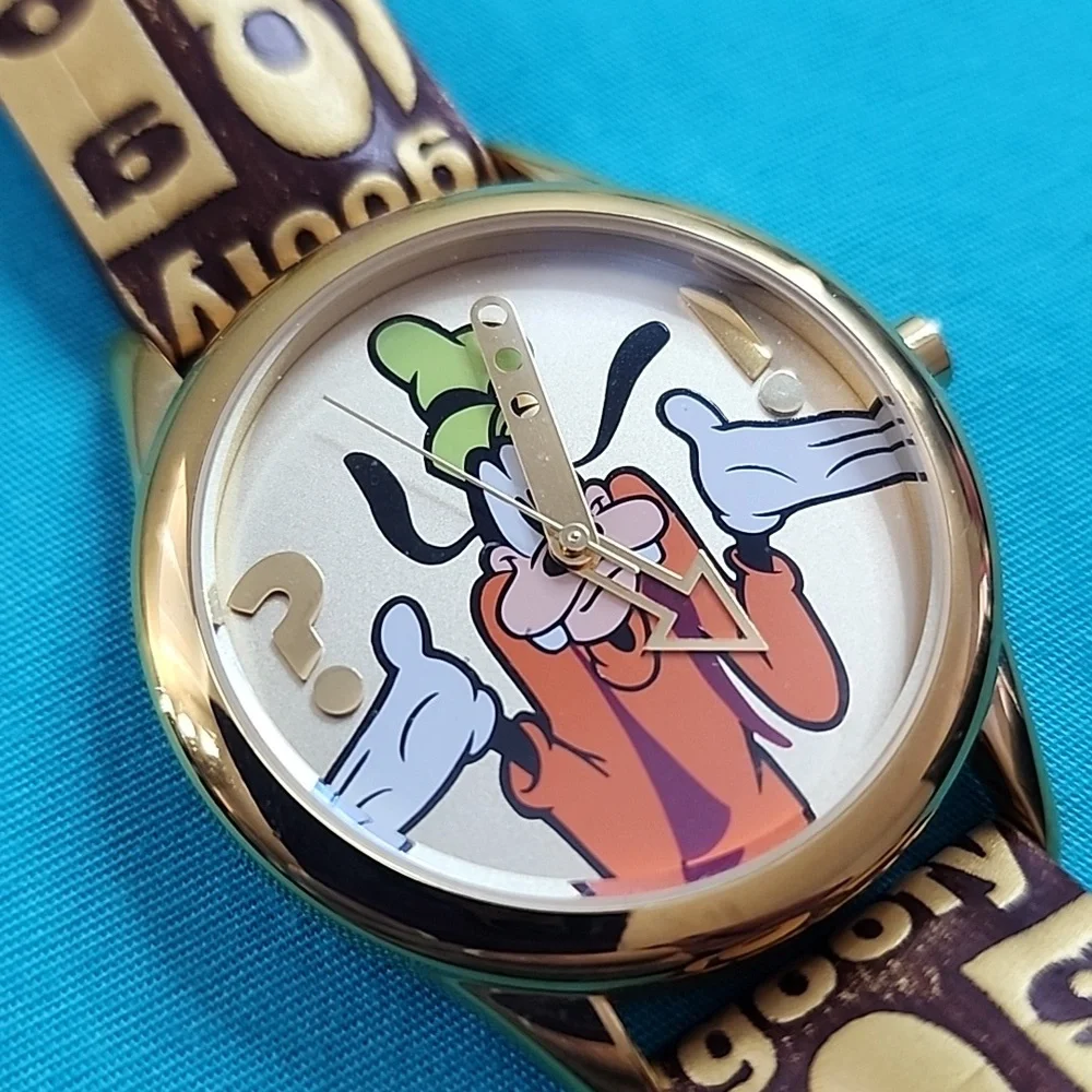 Vintage Rare Disney Gold Print Strap Goofy Watch
